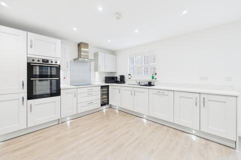 5 bedroom detached house for sale, Sessions Way, Northampton, NN5 4GT