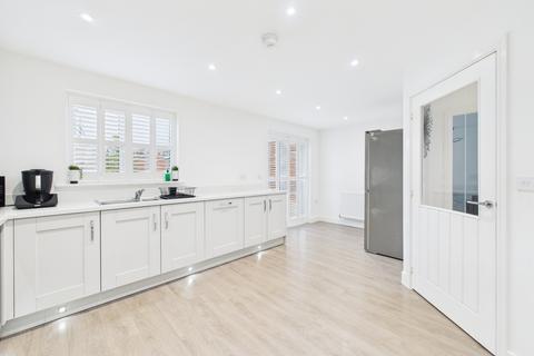 5 bedroom detached house for sale, Sessions Way, Northampton, NN5 4GT