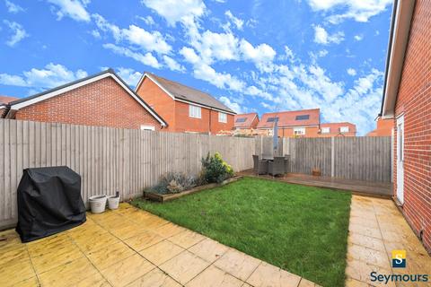 4 bedroom semi-detached house for sale, Keens Lane, Surrey GU3