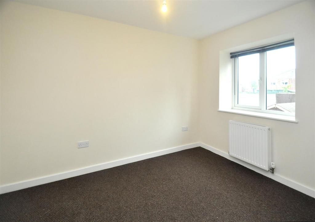 6 Wessex Road Bed1.jpg