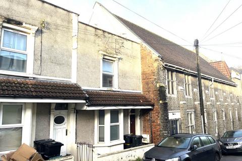 Top Floor Flat Salisbury Street, St. George, Bristol