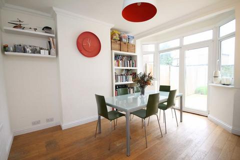 undefined, Hall Road, Isleworth TW7