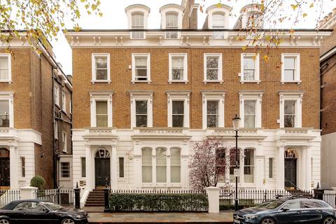 Bolton Gardens, Earls Court, SW5
