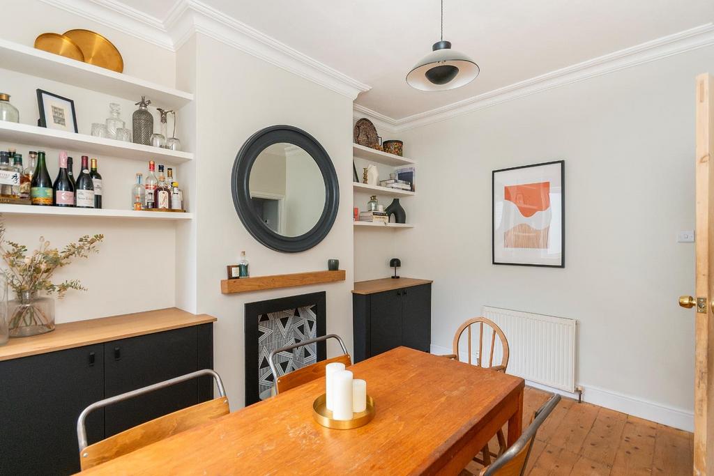 8 V8 ARD - Dining Room A.jpg