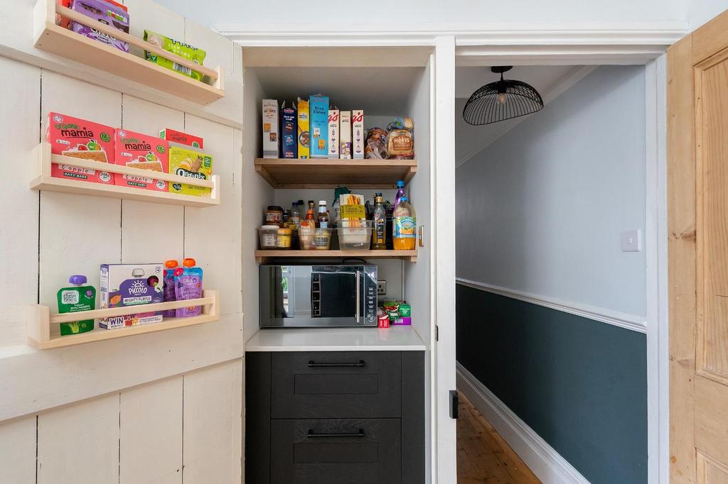 8 V8 ARD - Kitchen D.jpg