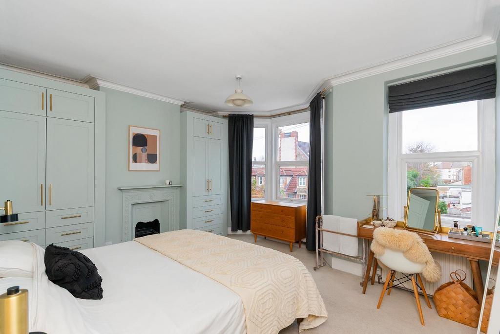 8 V8 ARD - Bedroom E.jpg