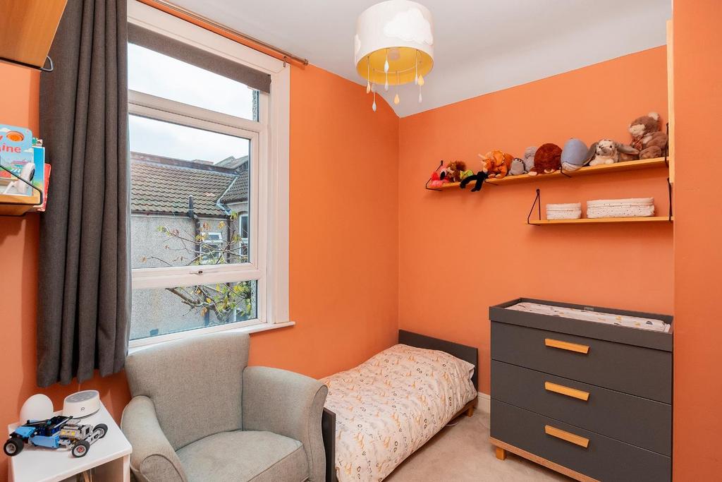 8 V8 ARD - Bedroom L.jpg