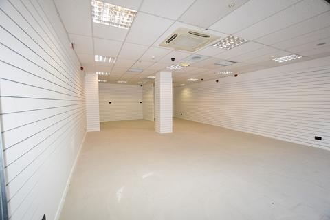 Retail property (high street) to rent, 26 Murray Pl Stirling FK8 2DD