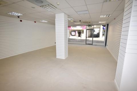 Retail property (high street) to rent, 26 Murray Pl Stirling FK8 2DD