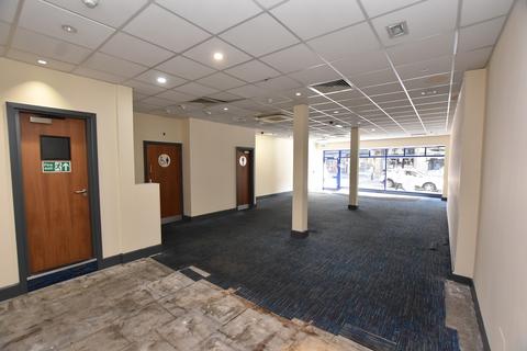 Retail property (high street) to rent, 73 Murray Pl Stirling FK8 1AU