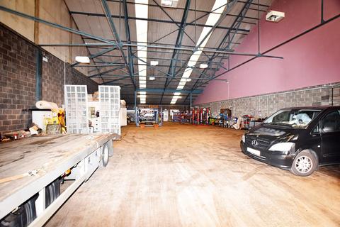 Distribution warehouse to rent, 12-26 Burnbank Rd Falkirk FK2 7PE