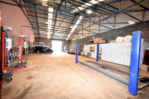 Distribution warehouse to rent, 12-26 Burnbank Rd Falkirk FK2 7PE