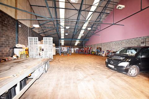 Distribution warehouse to rent, 12-26 Burnbank Rd Falkirk FK2 7PE