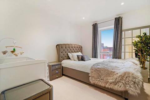3 bedroom apartment for sale, Wilkinson Close, London NW2