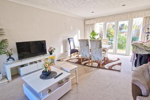4 bedroom detached house for sale, Waveney Close, Bicester