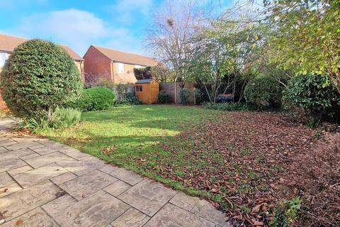 4 bedroom detached house for sale, Waveney Close, Bicester