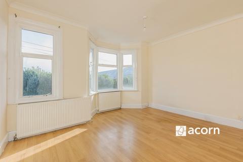 3 bedroom terraced house to rent, Beresford Road Northfleet DA11