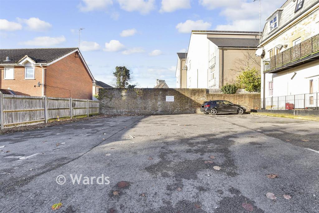 Driveway/Parking