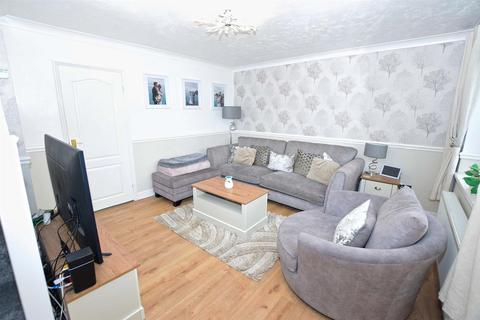 undefined, Woolwich Close, Chatham