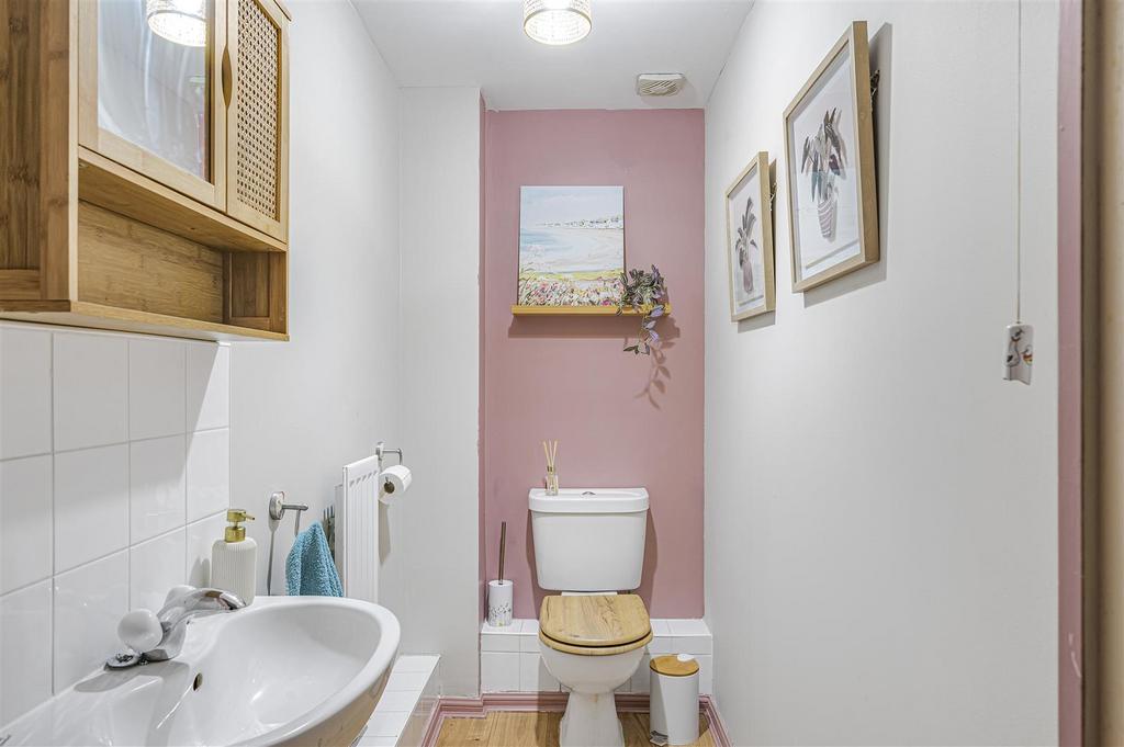 Cloakroom/WC