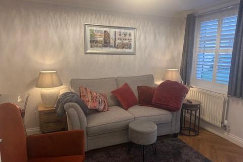 1 bedroom ground floor flat to rent, Hyde Street, Winchester