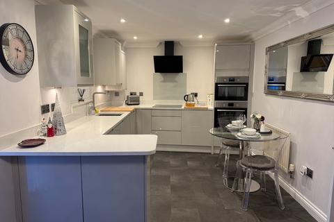 1 bedroom ground floor flat to rent, Hyde Street, Winchester, Furnished