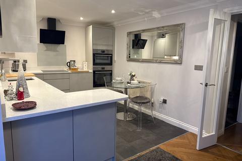 1 bedroom ground floor flat to rent, Hyde Street, Winchester, Furnished