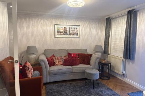 1 bedroom ground floor flat to rent, Hyde Street, Winchester, Furnished