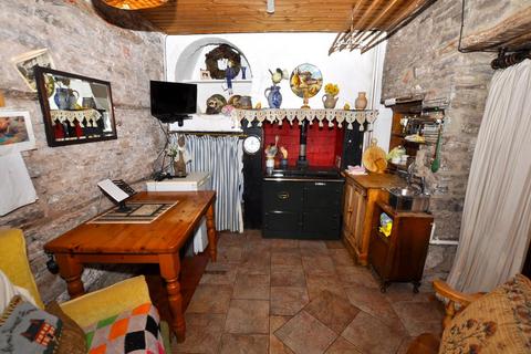 4 bedroom terraced house for sale, King Street, Laugharne, Carmarthen