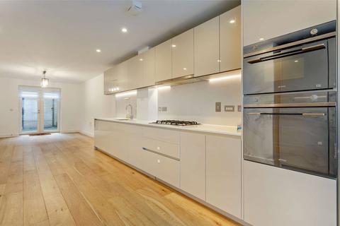 4 bedroom terraced house to rent, Clay Farm Drive, Trumpington, Cambridge, Cambridgeshire, CB2