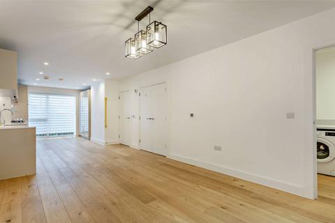 4 bedroom terraced house to rent, Clay Farm Drive, Trumpington, Cambridge, Cambridgeshire, CB2