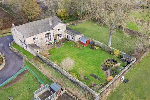 4 bedroom detached house for sale, Little Hurst House, Common End, Flockton, WF4