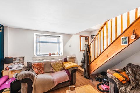 2 bedroom house to rent, Lowell Place, Witney, OX28