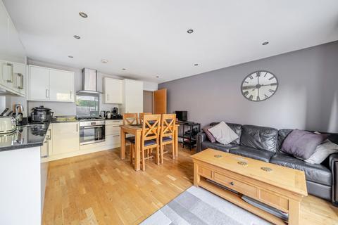 2 bedroom apartment for sale, Byfleet Road, New Haw, KT15