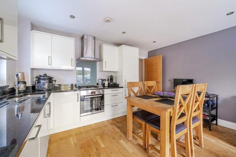 2 bedroom apartment for sale, Byfleet Road, New Haw, KT15