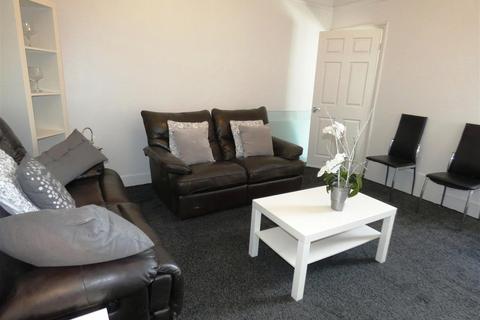3 bedroom apartment to rent, Grantham Road, Sandyford, Newcastle