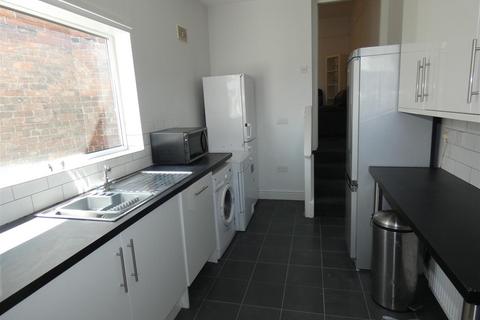 3 bedroom apartment to rent, Grantham Road, Sandyford, Newcastle