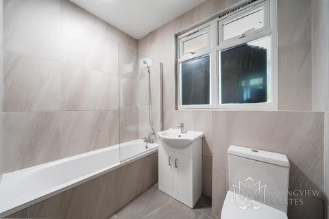2 bedroom flat for sale, Balham High Road, London SW17