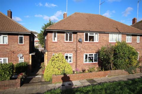 2 bedroom maisonette to rent, The Vale, London N14