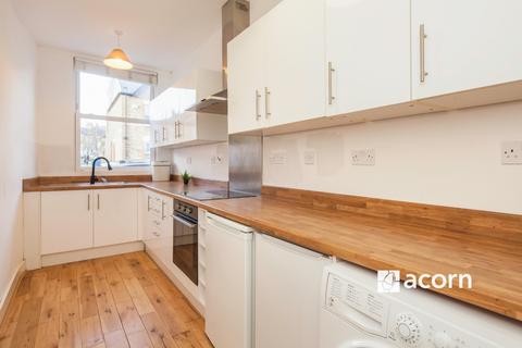 3 bedroom flat to rent, Hichisson Road Peckham SE15