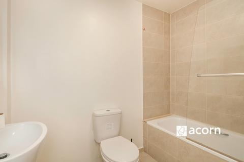 3 bedroom flat to rent, Hichisson Road Peckham SE15