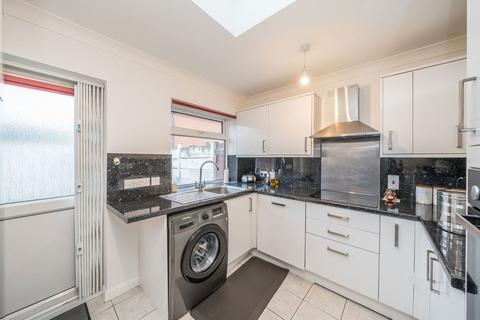 2 bedroom end of terrace house for sale, Heathlands Way, Hounslow TW4