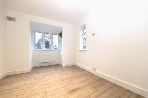 2 bedroom flat to rent, St Albans Road, Watford  WD24
