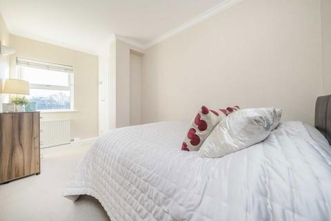 undefined, Chiswick High Road, London W4