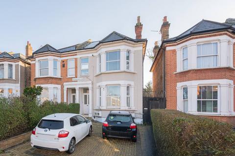 4 bedroom flat to rent, Greyhound Lane, Streatham Common, London, SW16