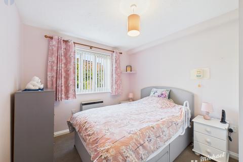 1 bedroom retirement property for sale, Churchill Court, Beaconsfield Road, Aylesbury, Buckinghamshire
