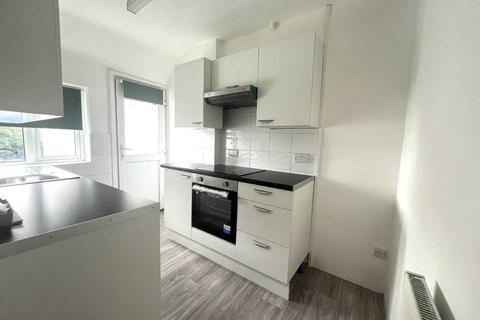 2 bedroom flat to rent, Stafford Road, Wallington SM6