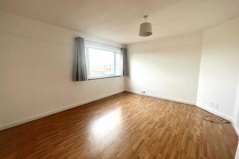 2 bedroom flat to rent, Stafford Road, Wallington SM6