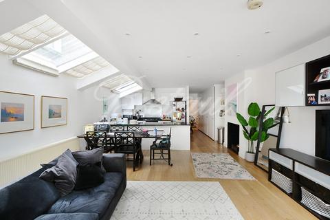 2 bedroom apartment to rent, Woodlawn Road, London, SW6