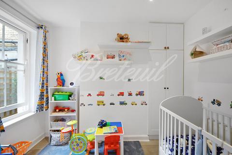 2 bedroom apartment to rent, Woodlawn Road, London, SW6